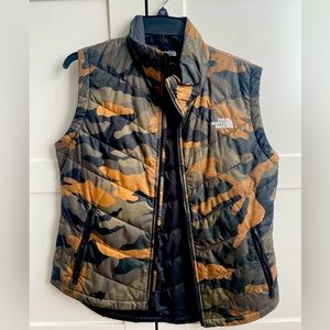 NEVER WORN The North Face camo vest